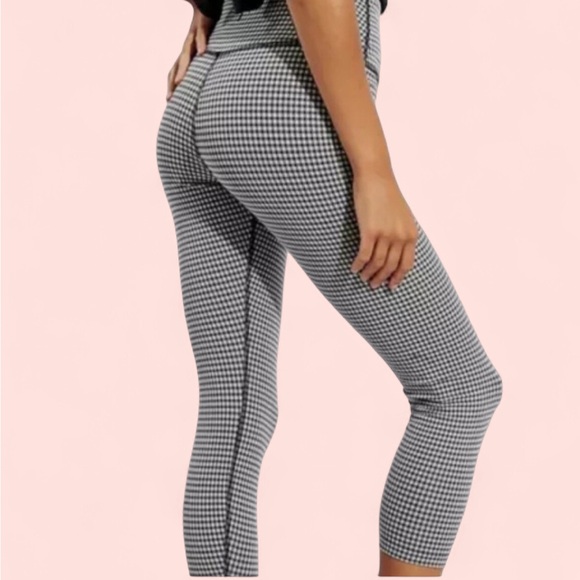 Nike Black and White Gingham Leggings - Picture 2 of 3